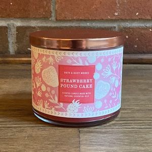 Bath & Body Works candle, Strawberry Pound Cake